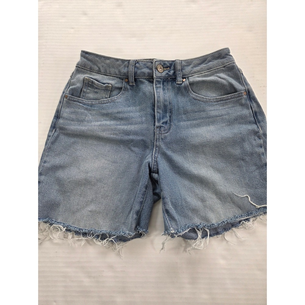 Rewash Super High Rise Mom Denim Shorts Light Wash Blue Frayed Hem Size 3 26